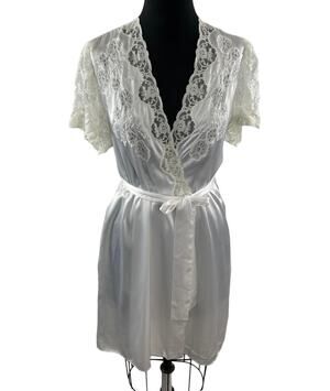 Sara Beth White Robe Comfort Belted Open Front Embroidered Lace Classic Casual